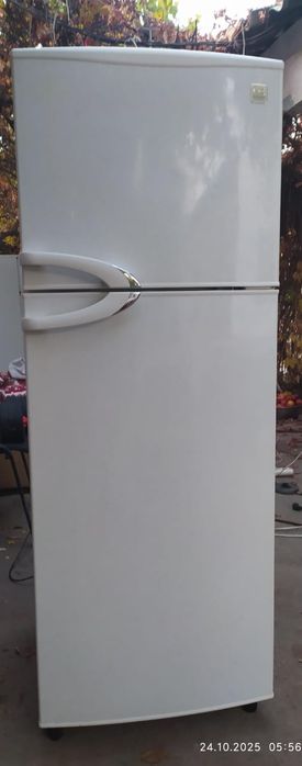 Продам холодильник Ho Frost