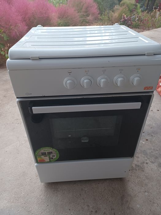 Газ ПлитаARTEL работает отлично в отличном состояние