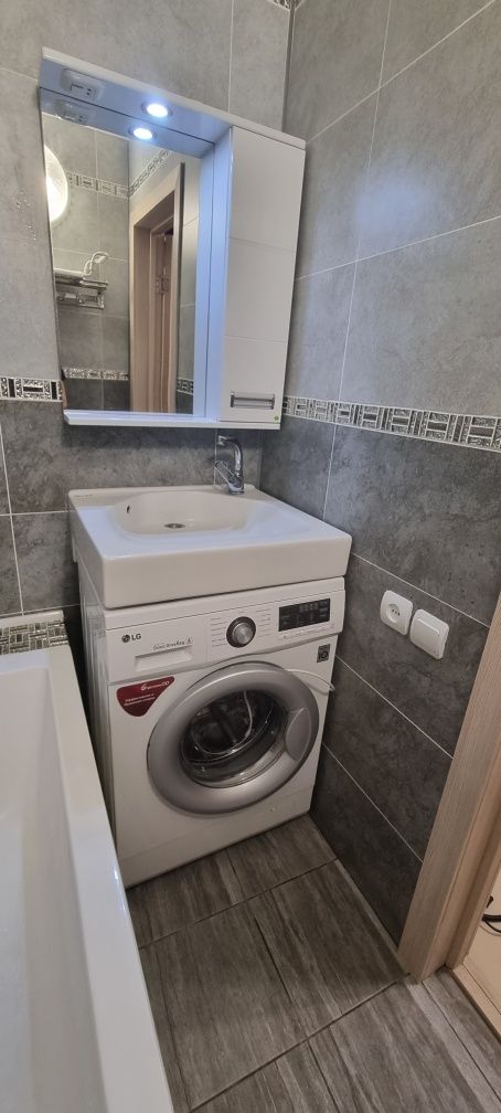 Продам квартиру мкр.Сайран д.1