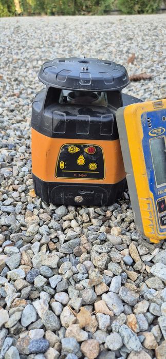 Vand nivela laser rotativa GeoFennel FL 245HV