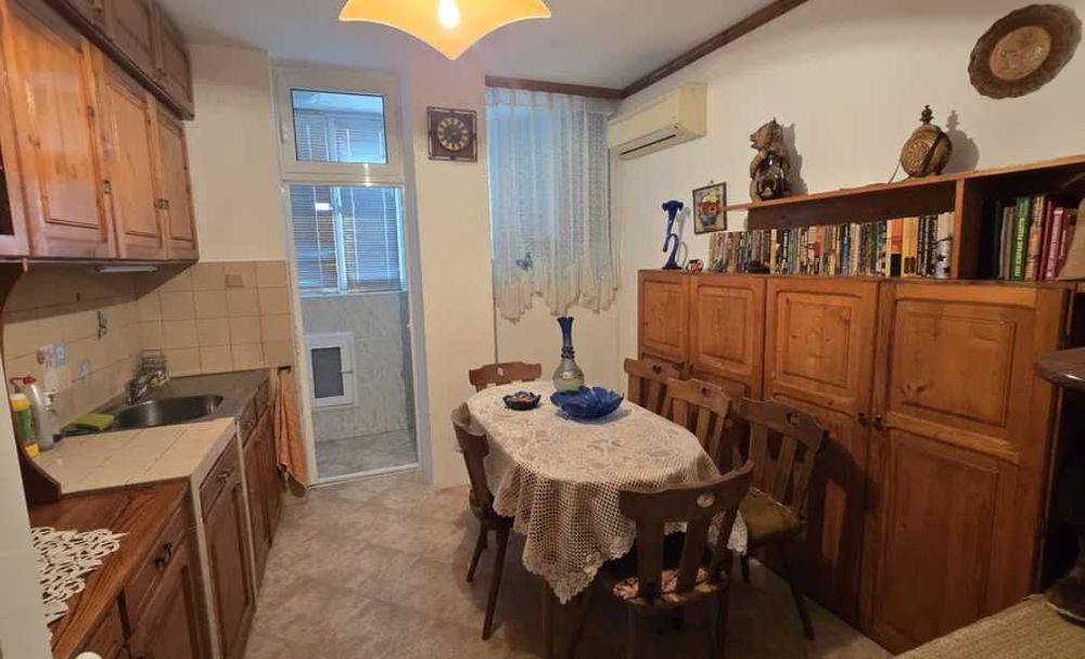 Продава се Двустаен апартамент в Пловдив, Каменица 2 - 68 кв.м за 2020 €/кв.м - Снимка #2