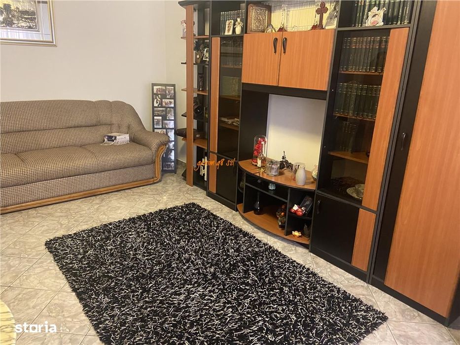 Apartament 4 camere , zona centrala -2 Stejari , decomandat , imbunata