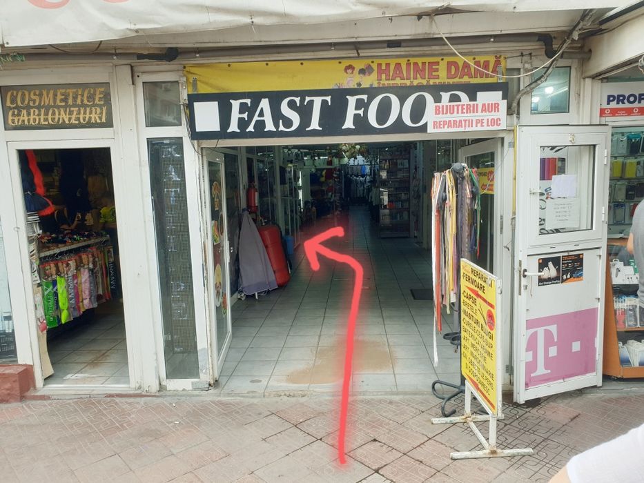 Reparatii : Genti Fermoare baterii ceas curele Capse nasturi blugi etc