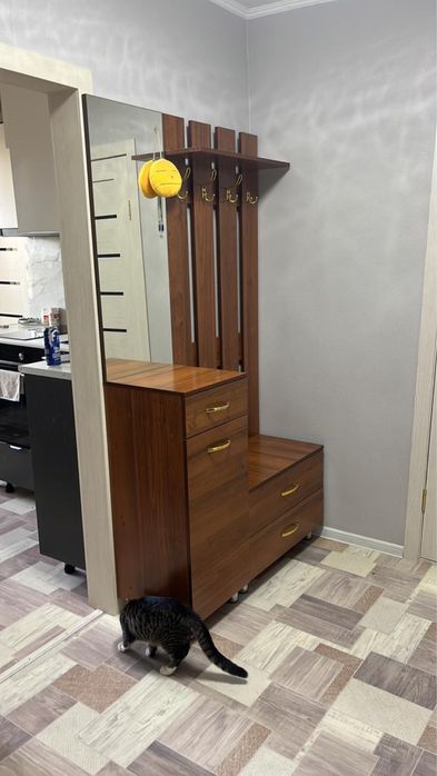 Продаю прихожую