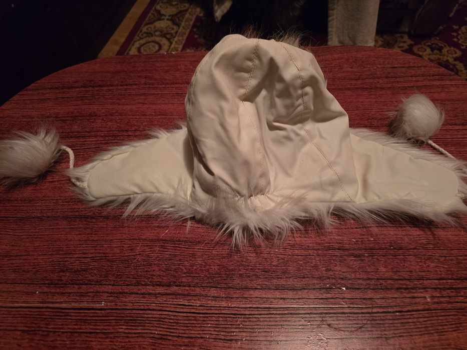 Caciula imblanita dama