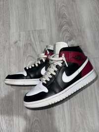 Air Jordan 1 Mid