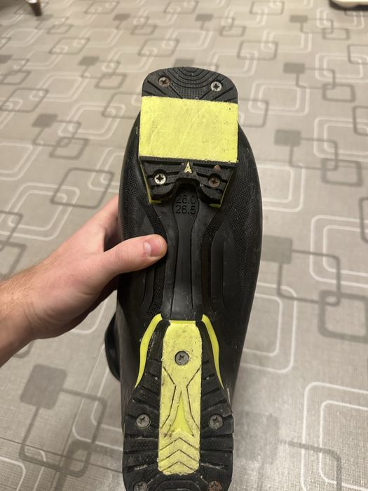 Лыжные ботинки atomic