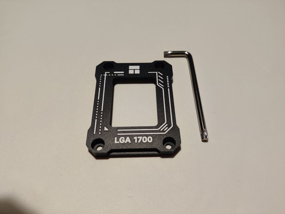 Продавам нов процесор Intel i5 14600k