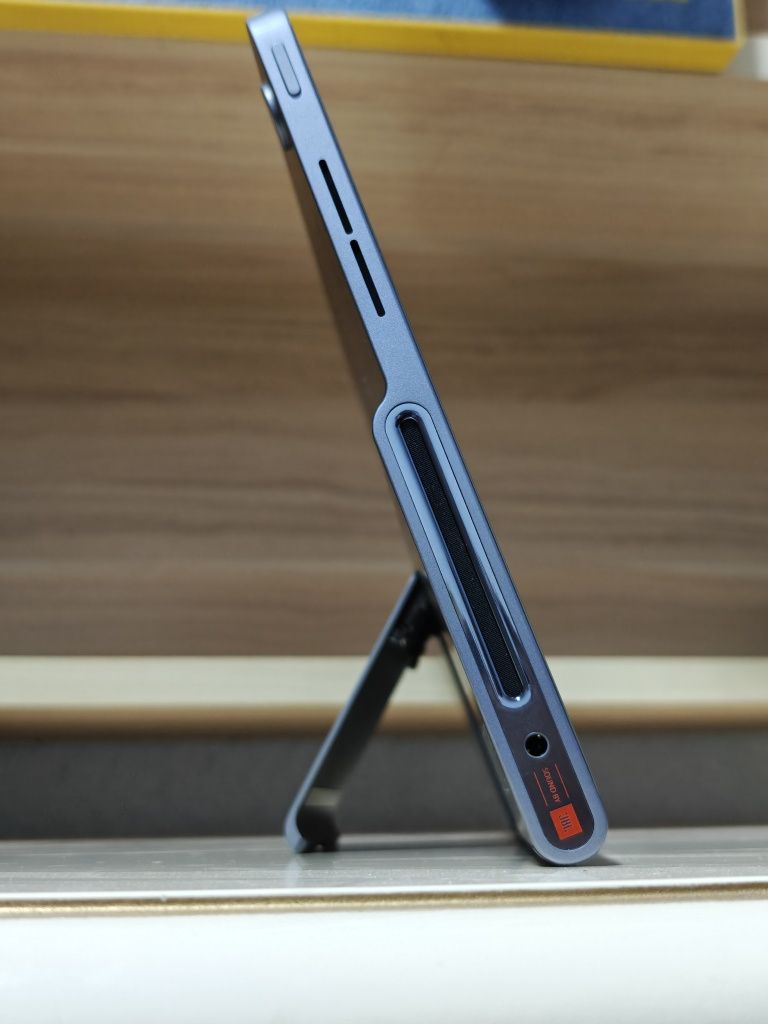 Lenovo Tab Plus TB351FU 8/256Gb как новый