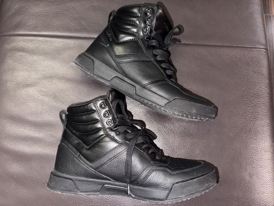 Calvin Clein-високи спортни обувки