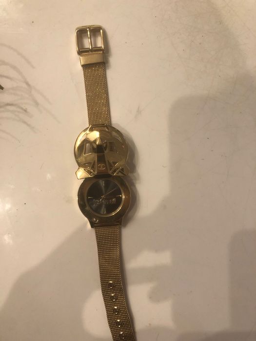 Just Cavalli часовник модел just tiger с подвижен капак