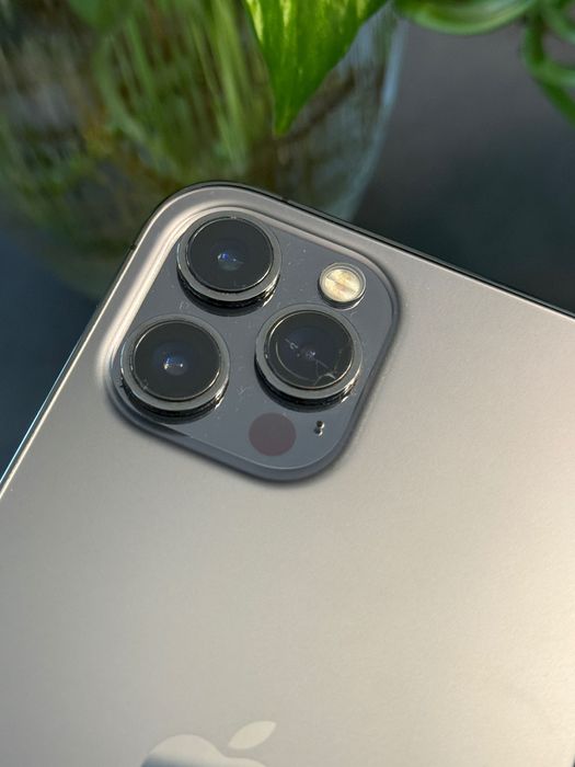 IPHONE 12 ProMax- stare buna+ huse+ Airpods Pro