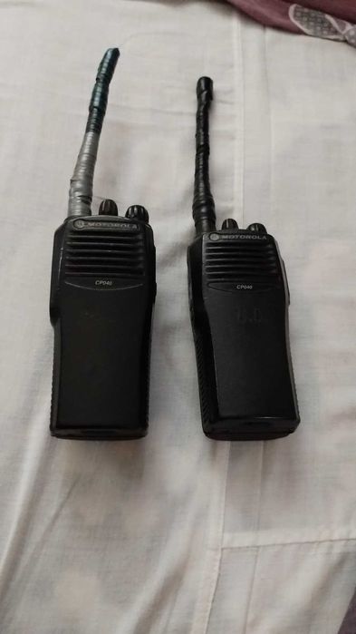 2 statii profesionale Motorola CP040