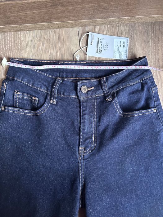 Дънки в цвят индиго