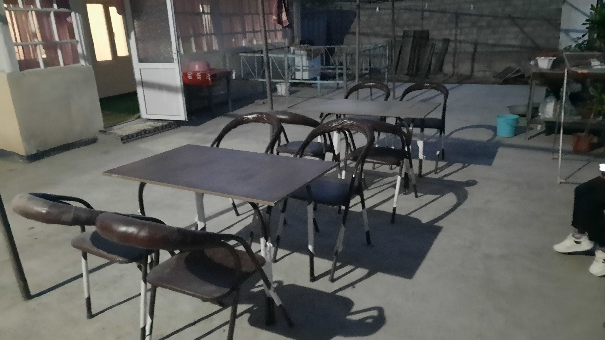 Продам стоячий стол для фастфуд и пивнушек