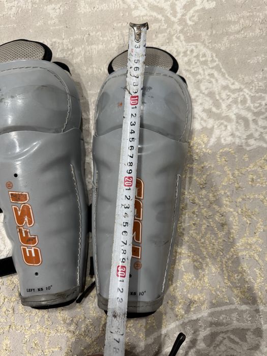 Продам щитки хоккейные