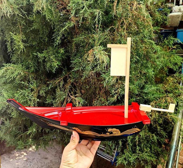 Тарелка для суши в форме лодки