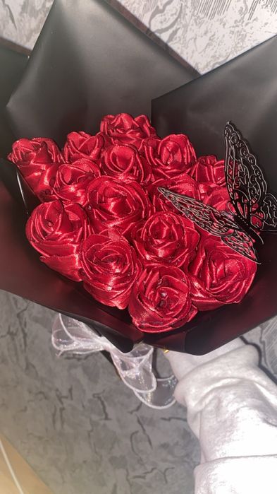 Букет от 15 сатенени рози