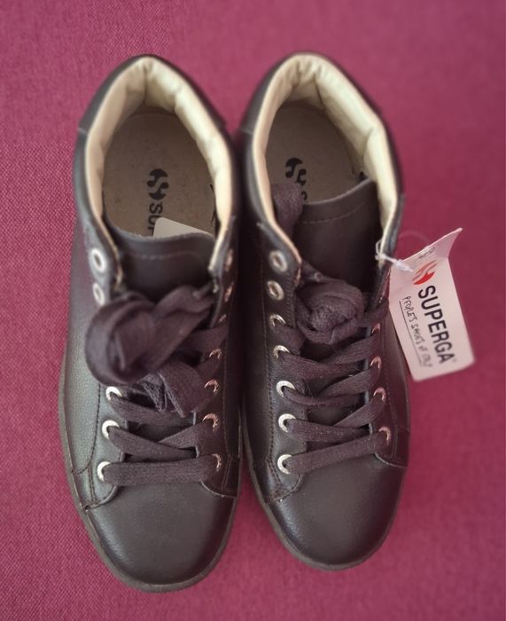 Чисто нови кожени кецове Superga, 35 номер