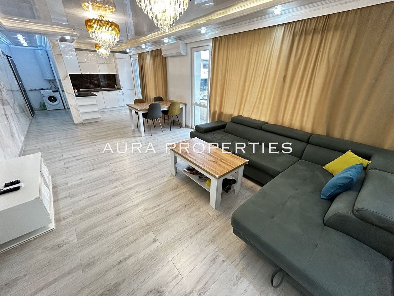 Дава се под наем Двустаен апартамент в Разград, Център - 75 кв.м за 433.5 € - Снимка #1
