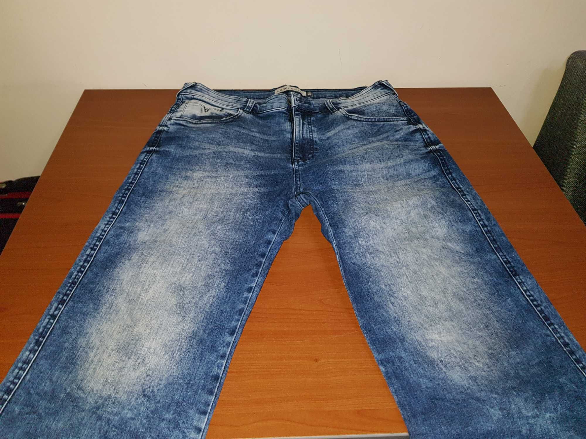 jeans bărbătești 3/4 (bermude), mărimea 40