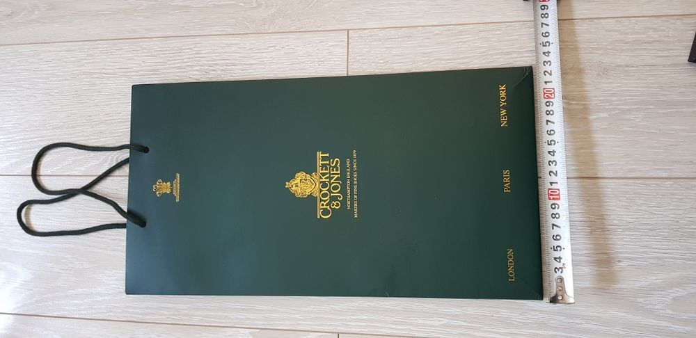 Харт. чанти на Louis Vuitton, Apple, Church's,  Gieves&Hawkes