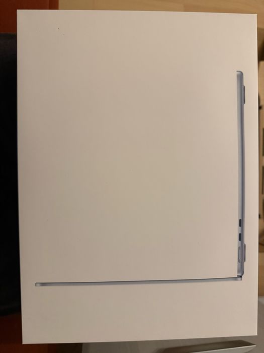 Macbook air M4 modelul nou 16/256 skyblue sigilat schimb