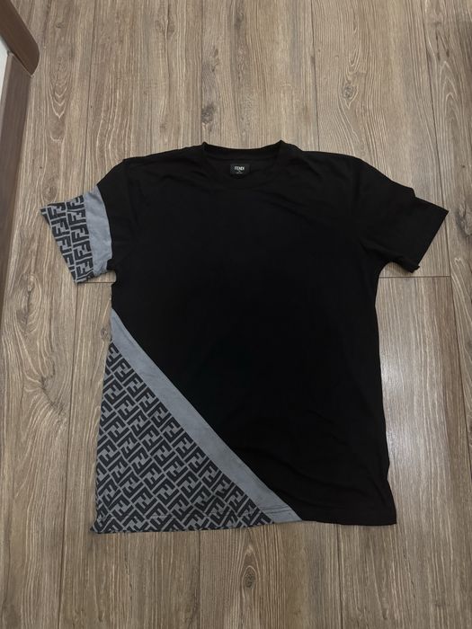 Продавам тениска на Fendi размер Л