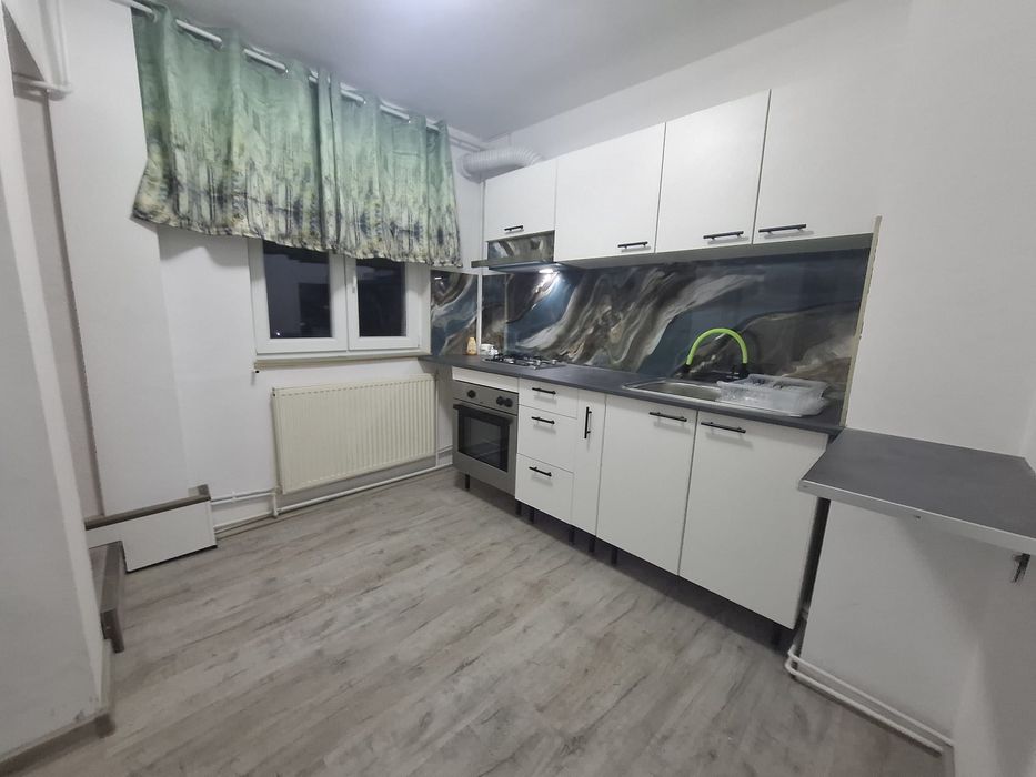 Închiriez garsonieră