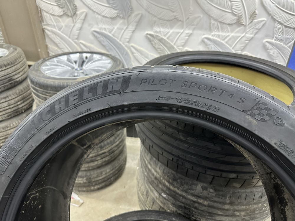 325/35/R23 michelin pilot sport 4S