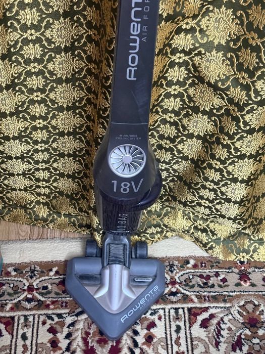 Пылесос серый новый