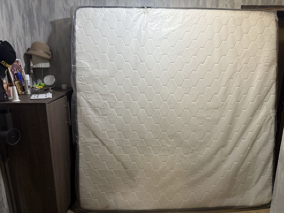 Матрас новый 200*200 продам срочно