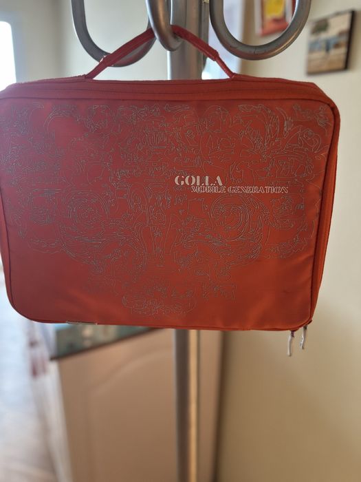 Красива чанта за лаптоп Gol.I.A в оранжево