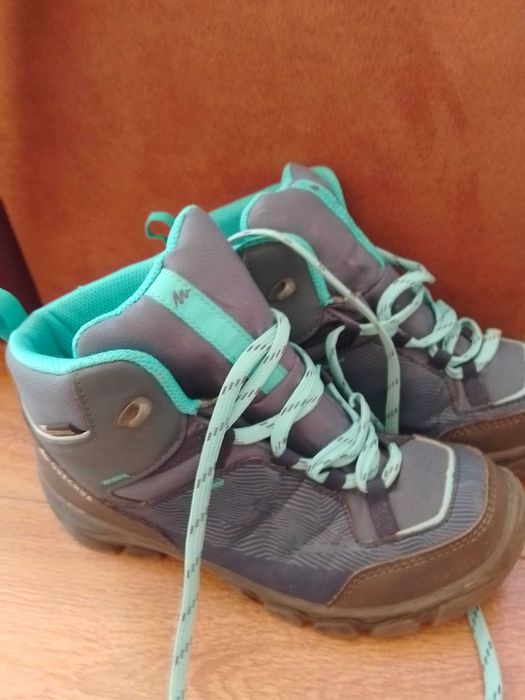 Непромокаеми високи обувки