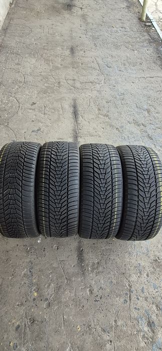 4 anvelope iarna ca si noi Hankook 255/35/21.Pretul este pe bucata