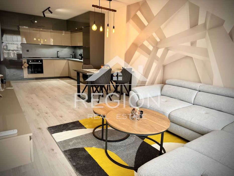 Дава се под наем Двустаен апартамент в Варна, Бриз - 120 кв.м за 700 € - Снимка #4