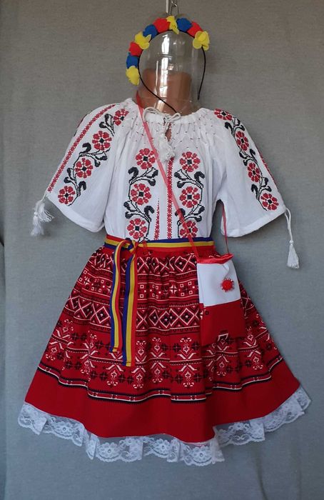 Costum popular pentru copii marimea 5 (6-7-8 ani) 265 lei