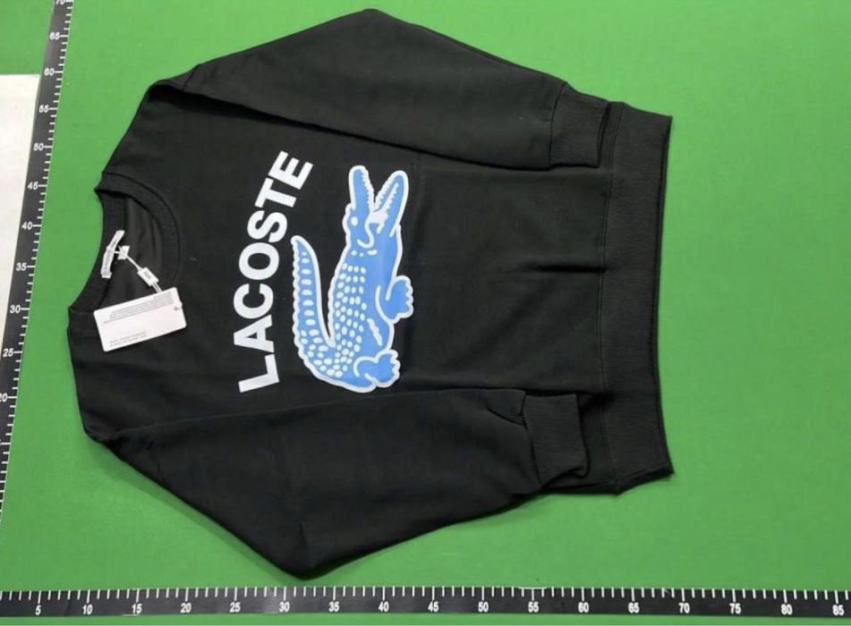 Суичър на Lacoste