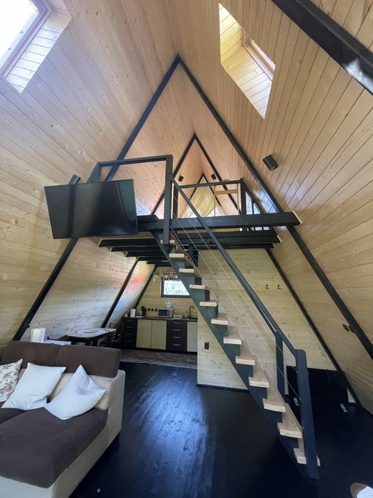 2 Cabane A frame, ciubar, sauna, gratar