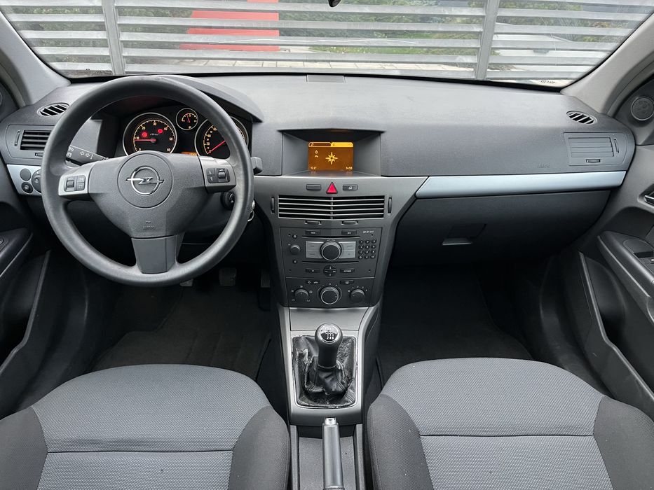 •Opel astra h • 59.000 de km reali •