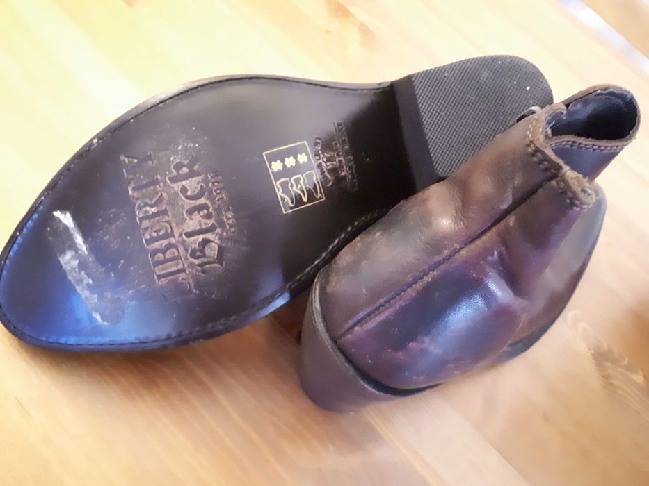 Дамски ботуши-естествена кожа, ръчна изработка, чисто нови.