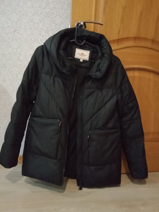 Продам женские куртки