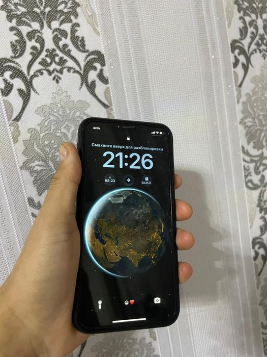 Продам айфон Хр с каробкой