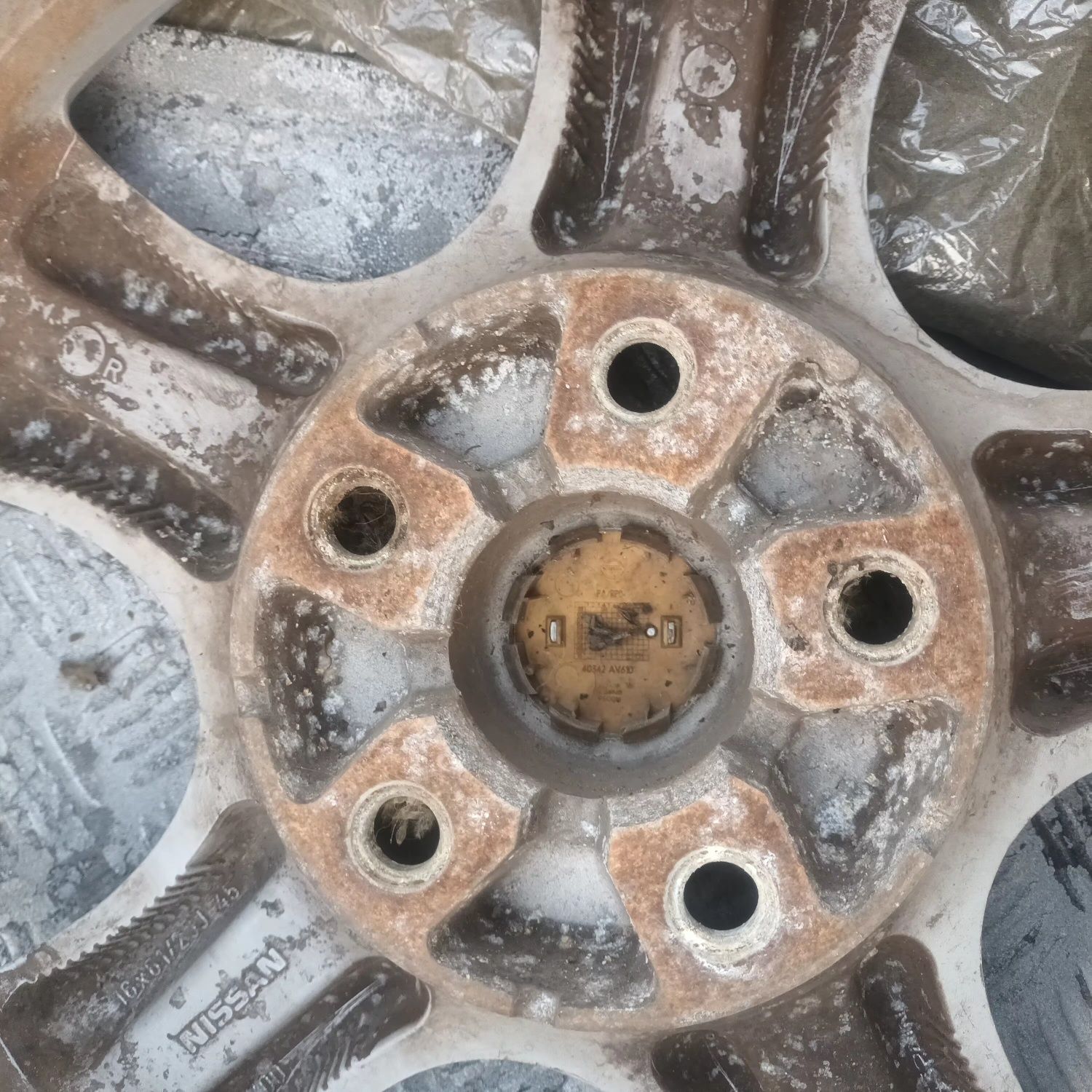 16цола за NISSAN  6.5J×16ет45 ц.66.1  Алмера тино5×114.3