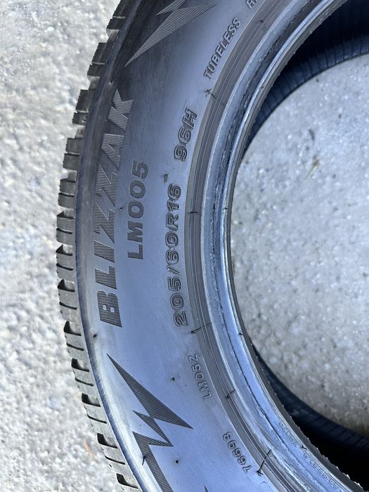 205/60 R16 Bridgestone Blizzak LM005 DOT 2324