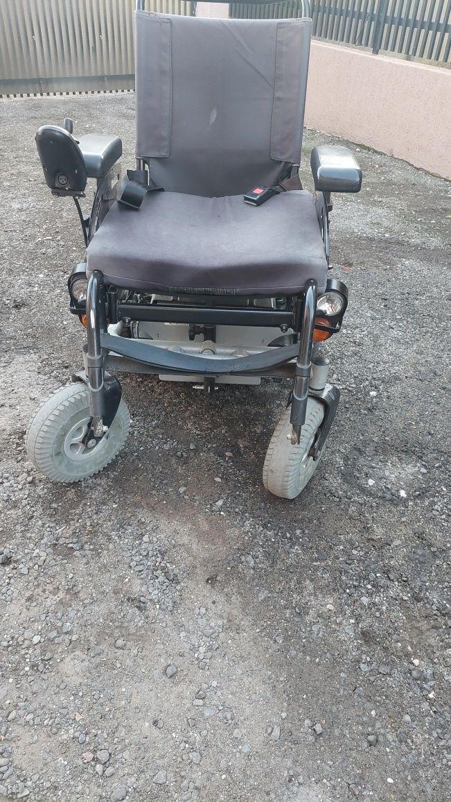 Căruț persoane cu dizabilități