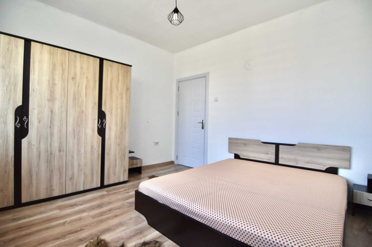 Дава се под наем Тристаен апартамент в Пловдив, Кършияка - 100 кв.м за 561 € - Снимка #5