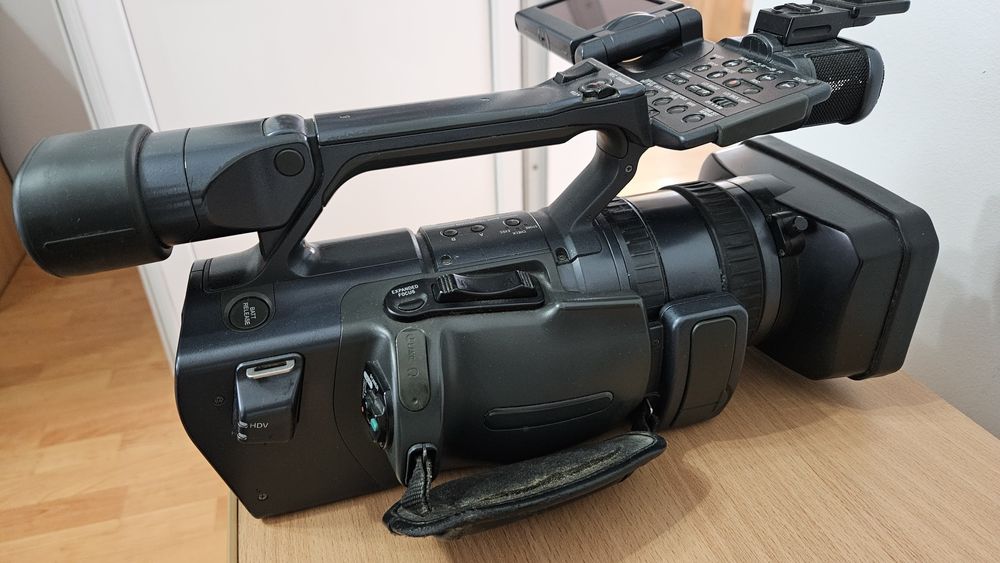 Vând camera video Sony HDR FX1e