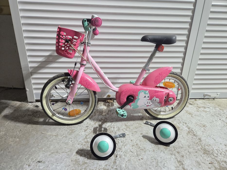 Bicicleta Decathlon fetite cu roti ajutatoare