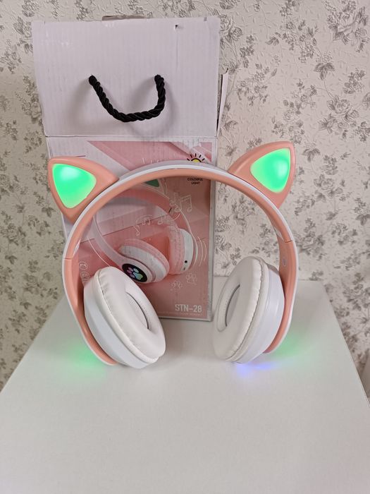 Продам новые беспроводные наушники